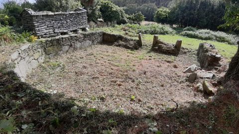 Eira do Ginio e cabazo, en Berdoias