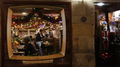 Guirnaldas, figuras de Playmobil y hasta un grinch en la ventana