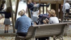 <span lang= gl >�Teno nove meses na barriga, sofre o parto, o posparto... que menos que leve o seu primeiro apelido�</span>