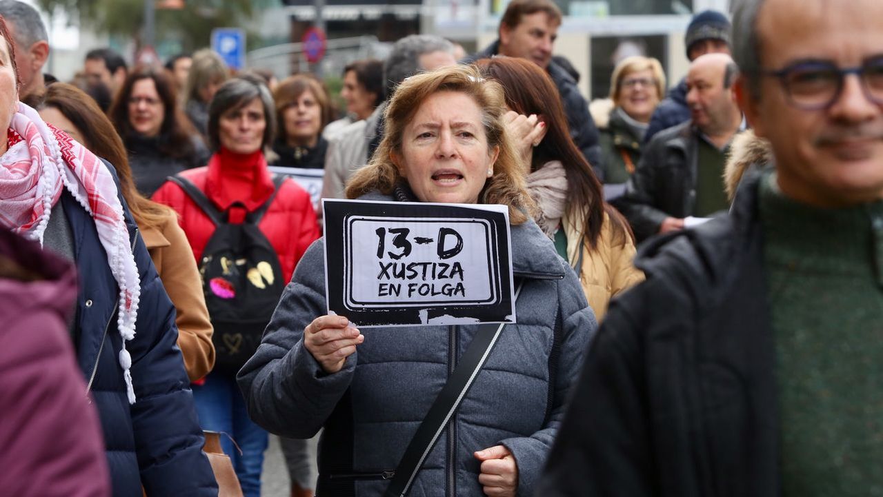 Los sindicatos cifran en un 90 % el seguimiento de la huelga en la ...