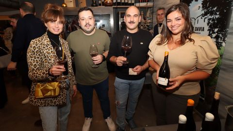 Eleuterio Balayo llev las mejores bodegas, conservas y quesos a La Ubi de Boiro