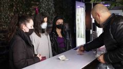 El gerente de un pub de Lugo que empez� a devolver el importe de las entradas