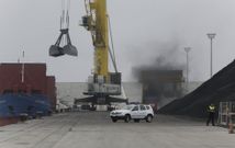 El puerto exterior permitir� sacar de la ciudad tr�ficos molestos como el carb�n. 