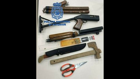 Incautadas varias armas a un hombre en la estaci�n de tren de Oviedo