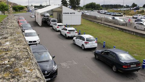 El aumento de contagios recuper las largas colas en el covid auto del HULA