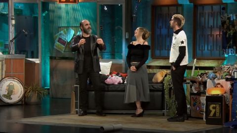 Luis Tosar con Rigoberta Bandini y David Broncano en la emisi�n de �La Revuelta� en la que habl� de su estancia en Monforte