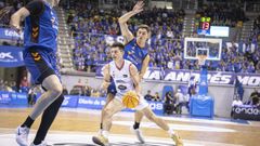 Barcello, que acab� con trece puntos, fue uno de los destacados del Obradoiro