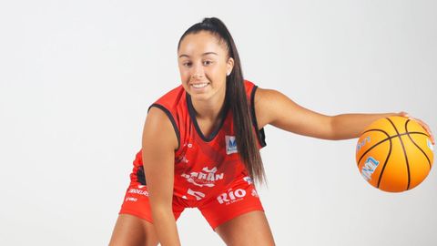 Noa L�pez Tall�n, jugadora lucense del Dur�n Maquinaria Ensino Lugo.
