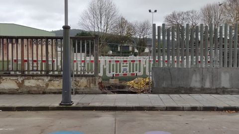 Obras de renovaci�n do peche perimetral do colexio Gregorio Sanz de Ribadeo