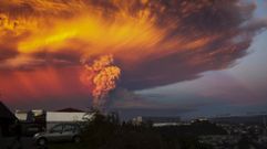 Miles de evacuados en Chile por la erupci�n del volc�n Calbuco