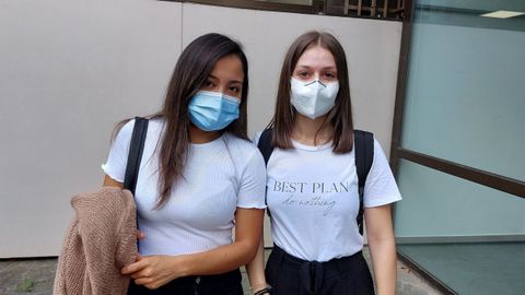 Magdalena Zagal y Olalla Blanco, estudiantes de tercero y cuarto de ADE