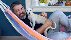 Gabriel J. Pez, director de Asuntos LGBTQ del Condado de Miami-Dade (Florida), analiza la situacin actual del colectivo desde Boiro, donde disfruta de unas vacaciones en casa de su primo