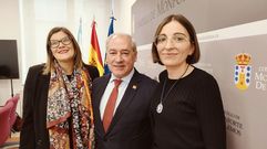 Marta Traseira, Jos Tom e Isabel Cachaldora, ayer en el Ayuntamiento de Monforte