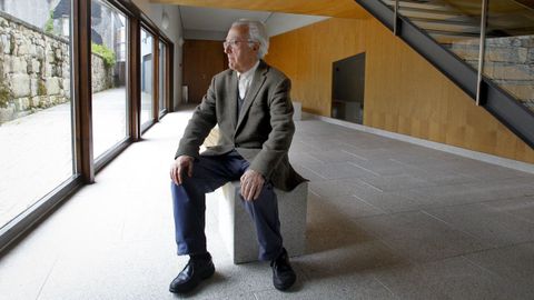 El arquitecto Manuel Gallego Jorreto en el auditorio de A Illa de Arousa, en el 2018