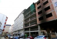 El humo dej� una clara huela en un edificio y, al parecer, afect� a un coche aparcado. 