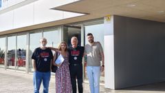 Entrega de las firmas en el hospital
