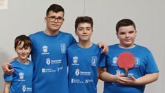 El equipo del AD Zas campe�n de la Segunda Galega de tenis de mesa.