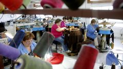 La gran mayor�a de las peque�as textiles gallegas han deslocalizado su producci�n, con Portugal como principal destino. 
