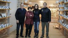 �ngel, Mar�a Teresa,Miguel �ngel y Raquel en Artesan�a Barreiros