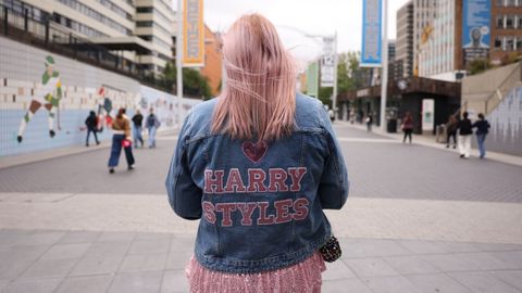 Fan de Harry Styles antes de un concierto en Londres.