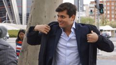 El agitador ultra Vito Quiles, el pasado 7 de abril antes de su declaraci�n en calidad de querellado por un delito de revelaci�n de secretos por difundir el domicilio de la presidenta de Red El�ctrica, Beatriz Corredor, en redes sociales.