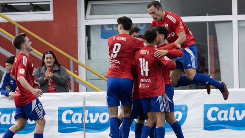 El Bergan celebra uno de los goles ante la Gimn�stica Segoviana