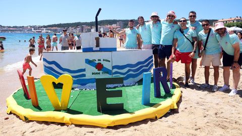 Festa da Dorna: Rejata de Embarcasi�ns feitas a machada e pan de millo na playa de Coroso