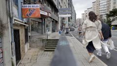 Un hostelero coruñés estudia la posibilidad de reabrir la mítica taberna Os Belés, en Monelos