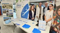 Profesionales del servicio de neumologa del CHOP, este mircoles, en la mesa informativa de Montecelo