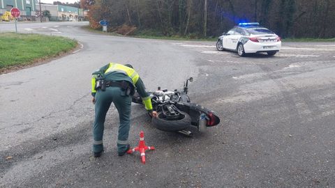 La Guardia Civil acudi al accidente de motocicleta de Begonte