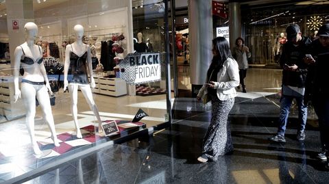 BLACK FRIDAY EN A CORU�A. MARINEDA CITY
