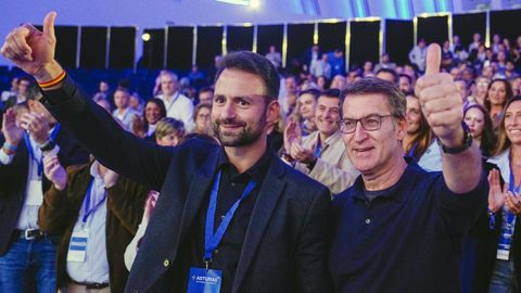 lvaro Queipo y Alberto Nez Feijoo, en el congreso del PP de Asturias