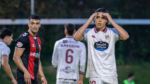 Compa lament�ndose tras una acci�n en la derrota ante el Arenas de este mi�rcoles