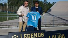 Iago Aspas dona reliquias para Legends