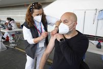 Jornada de vacunaci�n  masiva en el recinto ferial de Pontevedra