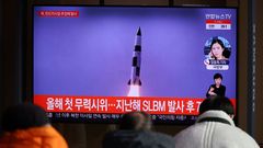 Imgenes de la prueba dell misil norcoreano en un canal de televisin de Corea del Sur.