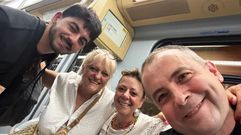 Xos� y Marcos, ya en G�nova con las dos viajeras italianas con las que compartieron el coche de alquiler, en este caso en el trayecto de metro al aeropuerto de Mil�n