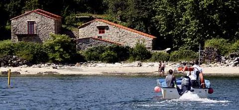 El PSdeG quiere saber qu� piensa hacer la Xunta para potenciar el transporte mar�timo a Cortegada. 