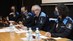 De izquierda a derecha, los agentes Fina D�az, Jes�s Amor Prieto, C�ndido Lesteg�s y Rosa Varela, ayer en un acto celebrado en la Casa da Cultura