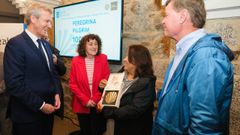 La peregrina n�mero 100.000 fue recibida por el presidente de la Xunta, Alfonso Rueda; la alcaldesa de Santiago, Goretti Sanmart�n, y el de�n de la Catedral, Jos� Fern�ndez Lago.