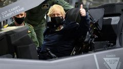 Boris Johnson, durante una visita al portaaviones Queen Elizabeth el pasado mes