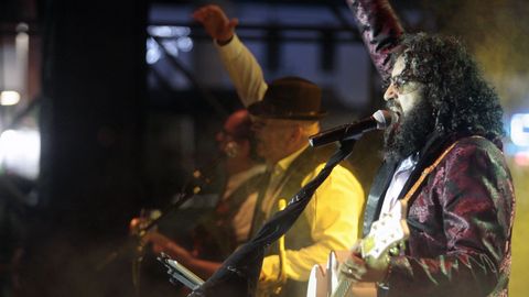 Gin Toni's actuar en Sarria