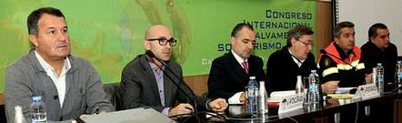 Los especialistas asistentes a la mesa redonda sobre retos de futuro que cerr� ayer el congreso en el F�rum de Carballo.