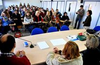 Los estudiantes y profesores fueron recibidos en el instituto por la directiva y el alcalde fen�s.