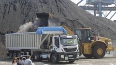 Terminal de carb�n de Endesa en el puerto exterior