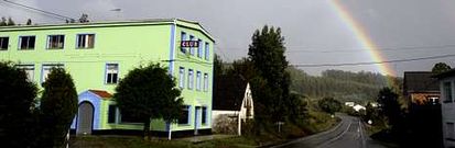 El club Rebeca, en la zona de San Rom�n, Cedeira, permanec�a ayer cerrado.