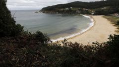 Imagen de la playa de Xilloi, en cuya entrada se celebra la popular xira en honor a San Esteban el primer domingo de agosto