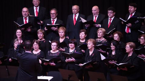 La Coral Polifnica de Agolada, acompaada de la Banda de Msica, ofrecer un concierto el da 5 de enero.