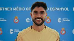 Unai N��ez, tras pasar el reconocimiento m�dico para iniciar su cesi�n por el Celta en el Espanyol.