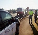 La Guardia Civil y la Polic�a buscan al autor del atropello. 